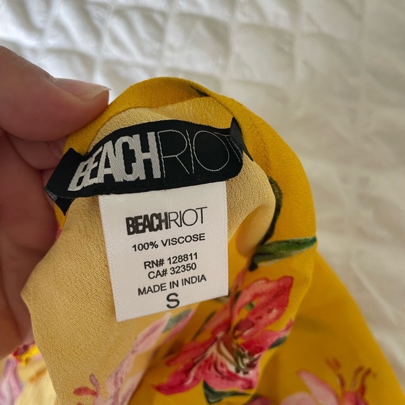 BeachRiot yellow floral wrap crop top - Picture 7 of 7